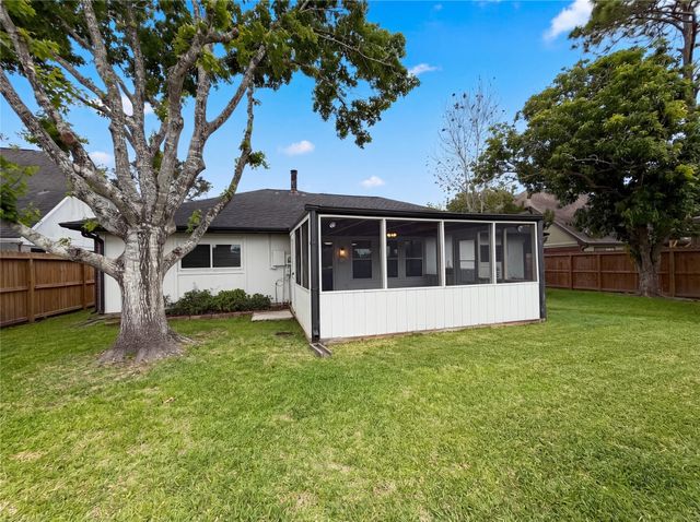 4939 Shady Oaks Lane, Friendswood, TX 77546