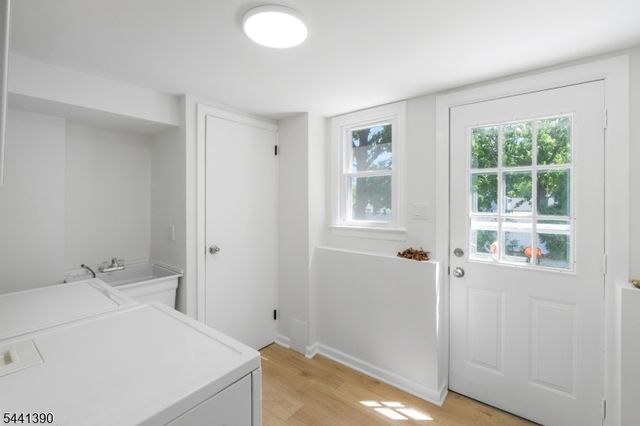 33 Larchmont Rd, Edison Twp., NJ 08837