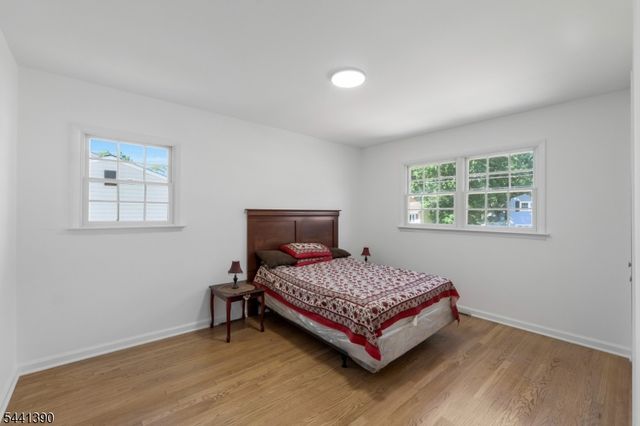 33 Larchmont Rd, Edison Twp., NJ 08837