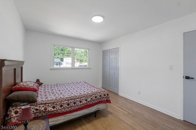 33 Larchmont Rd, Edison Twp., NJ 08837
