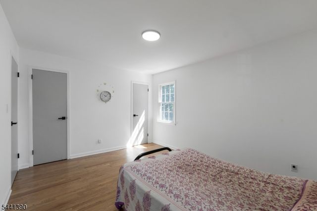 33 Larchmont Rd, Edison Twp., NJ 08837