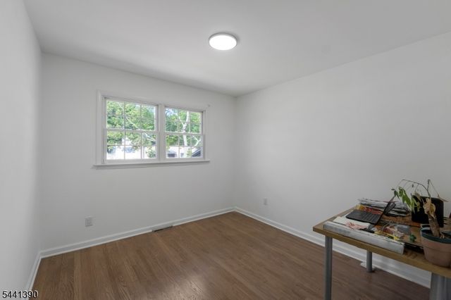 33 Larchmont Rd, Edison Twp., NJ 08837