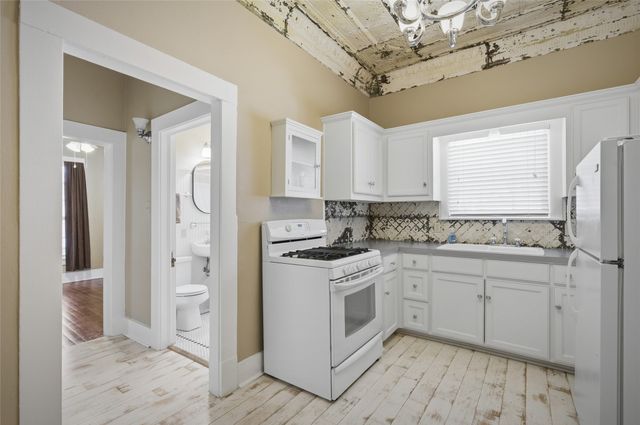 108 N Eddy Avenue, Denison, TX 75020