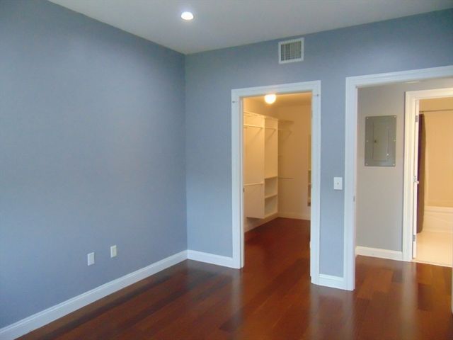 614 Pond St 2406, Braintree, MA 02184