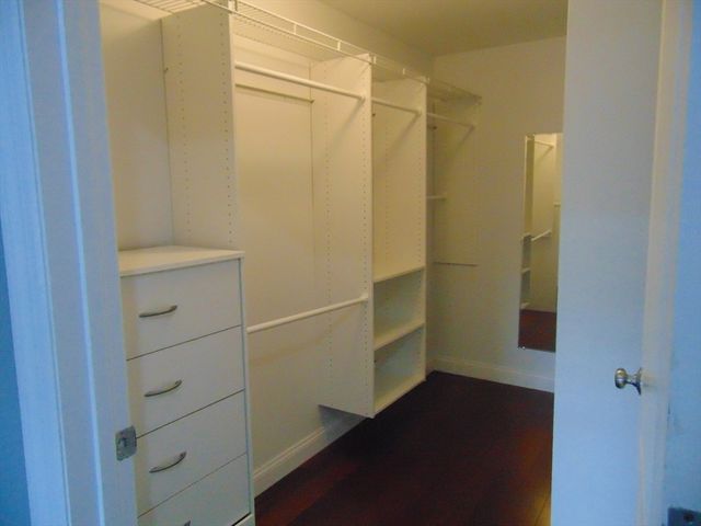 614 Pond St 2406, Braintree, MA 02184