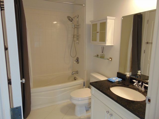614 Pond St 2406, Braintree, MA 02184