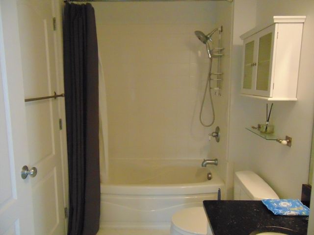 614 Pond St 2406, Braintree, MA 02184