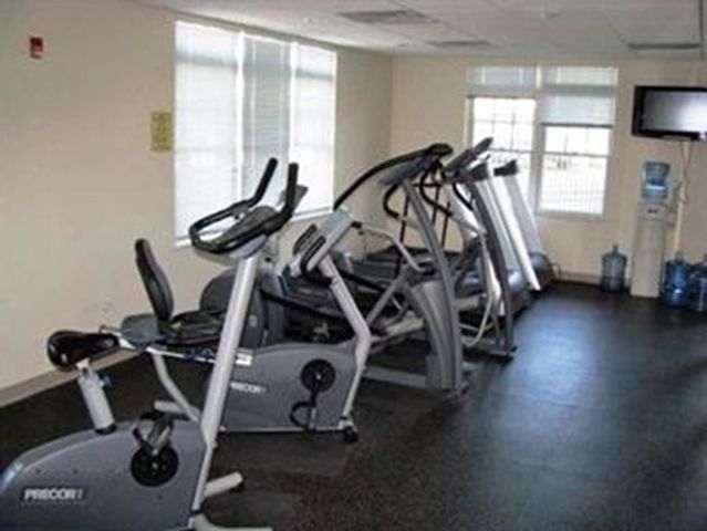 614 Pond St 2406, Braintree, MA 02184