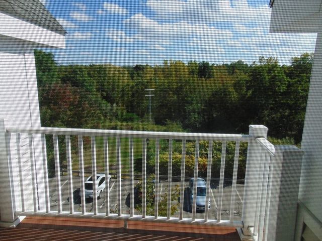 614 Pond St 2406, Braintree, MA 02184
