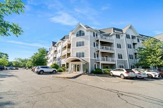 614 Pond St 2406, Braintree, MA 02184