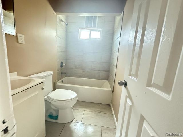 8909 Penrod Street, Detroit, MI 48228