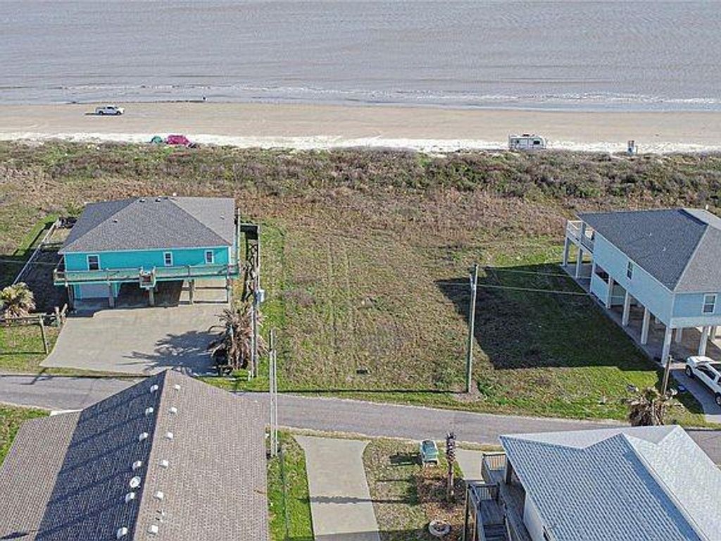 1786 Redfish Lane, Crystal Beach, TX 77650