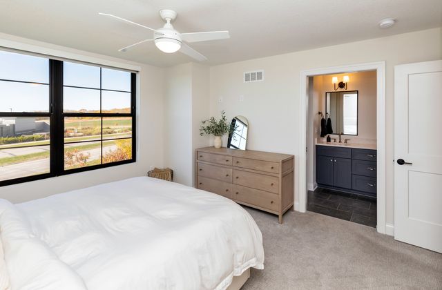 14150 Wilden Drive, Urbandale, IA 50323