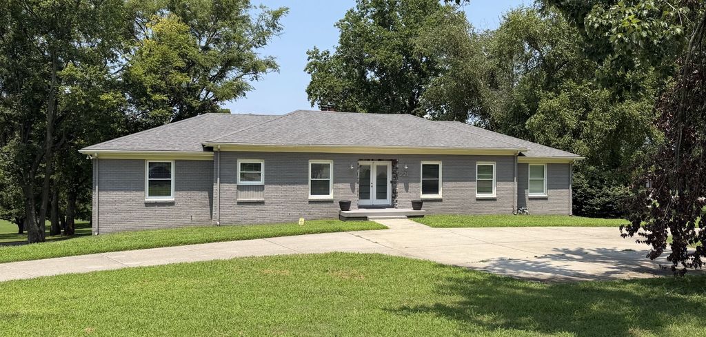 221 Rising Sun Ln, Old Hickory, TN 37138