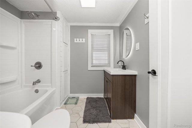 4200 Lanco Court, Waterford Charter Township, MI 48329