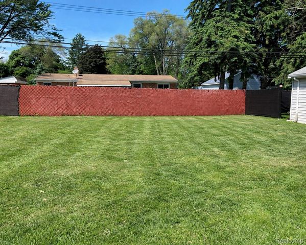 4200 Lanco Court, Waterford Charter Township, MI 48329