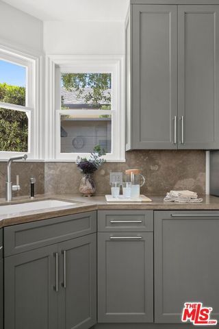 1706 Comstock Avenue, Los Angeles, CA 90024