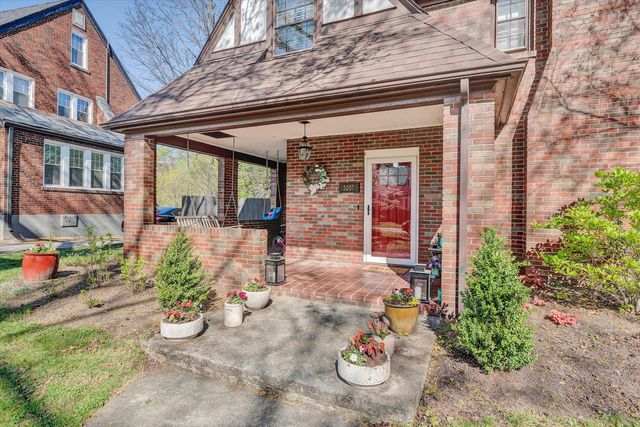 3207 White Oak RD, Roanoke, VA 24014