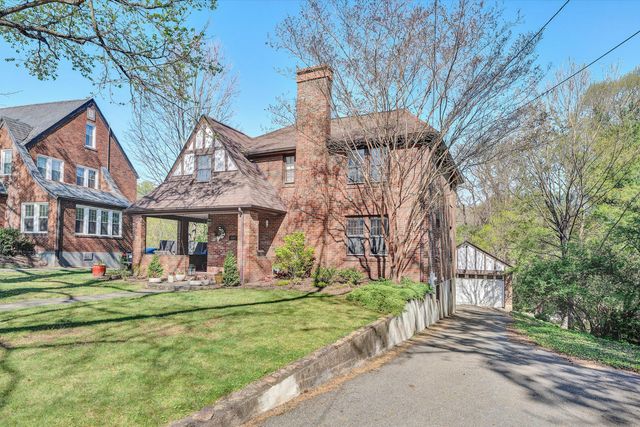3207 White Oak RD, Roanoke, VA 24014