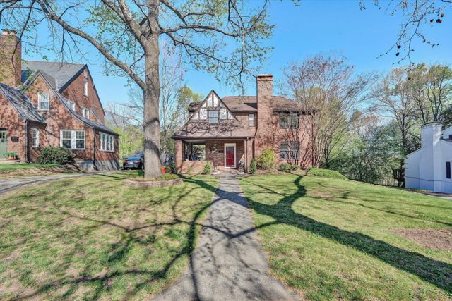 3207 White Oak RD, Roanoke, VA 24014