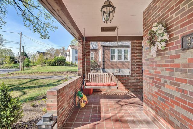 3207 White Oak RD, Roanoke, VA 24014