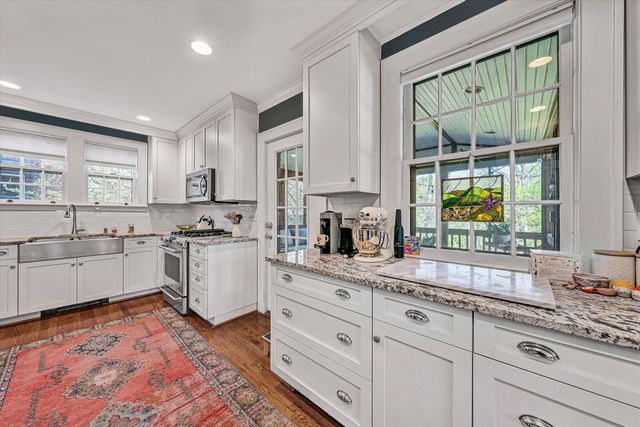 3207 White Oak RD, Roanoke, VA 24014