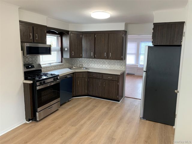 8706 Palo Alto Street, Holliswood, NY 11423