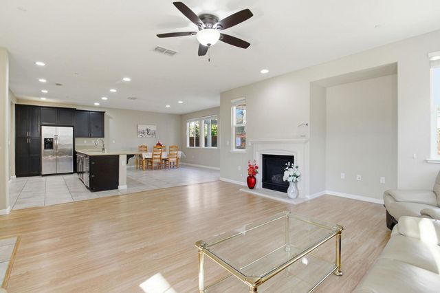 237 237 W Moraga St, Mountain House, CA 95391