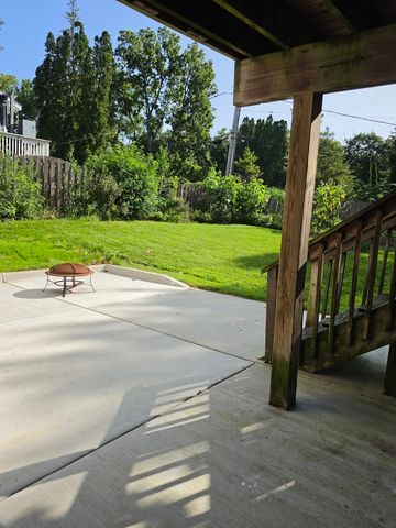 159 Wildwood Road, Algonquin, IL 60102