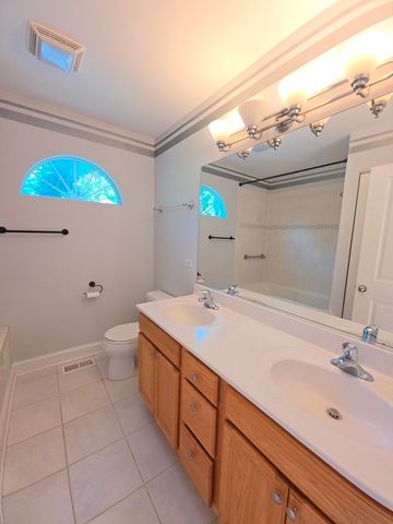 159 Wildwood Road, Algonquin, IL 60102