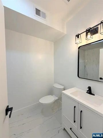 39 7th Street 2 - 3, Newark, NJ 07107