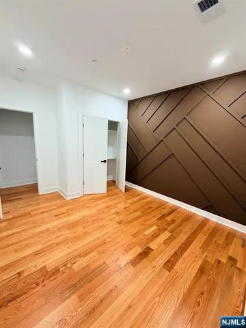 39 7th Street 2 - 3, Newark, NJ 07107