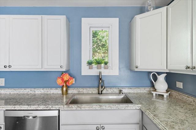 251 Shunpike Road, South Burlington, VT 05403