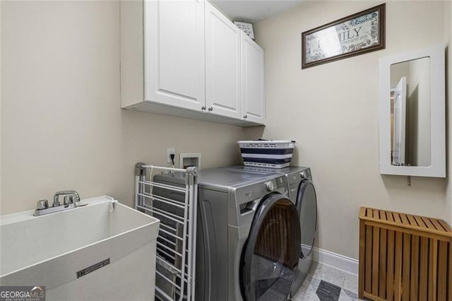 5662 Tuxedo Drive, Douglasville, GA 30135