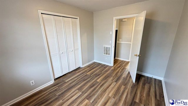 822 E Butler Ln, Florence, SC 29505