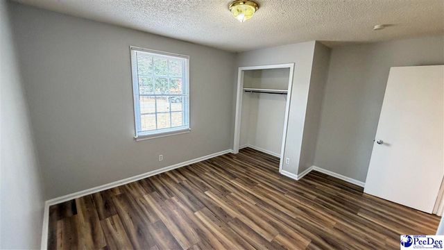 822 E Butler Ln, Florence, SC 29505