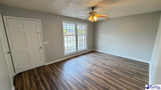 822 E Butler Ln, Florence, SC 29505