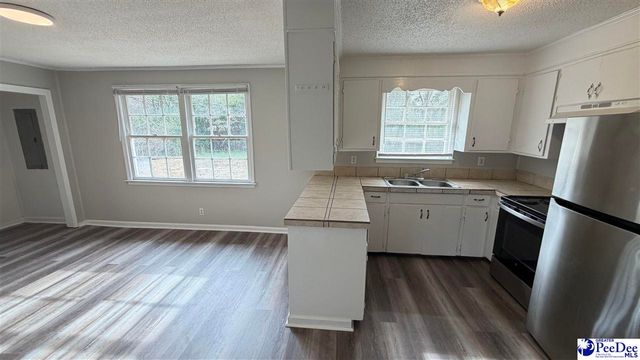 822 E Butler Ln, Florence, SC 29505