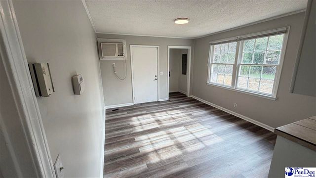 822 E Butler Ln, Florence, SC 29505