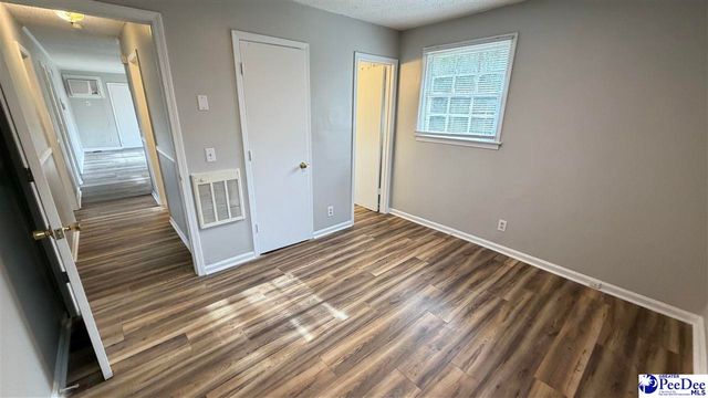 822 E Butler Ln, Florence, SC 29505