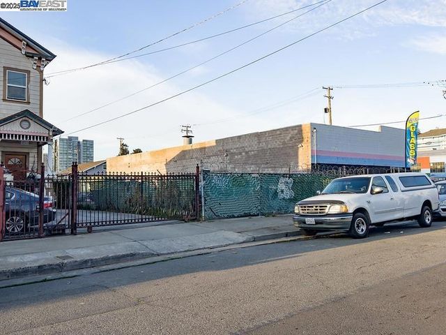 1041 7Th Ave, Oakland, CA 94607