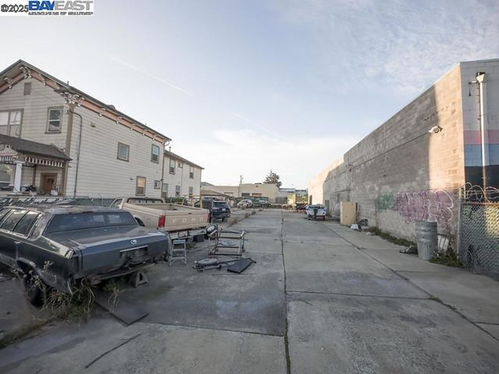 1041 7Th Ave, Oakland, CA 94607