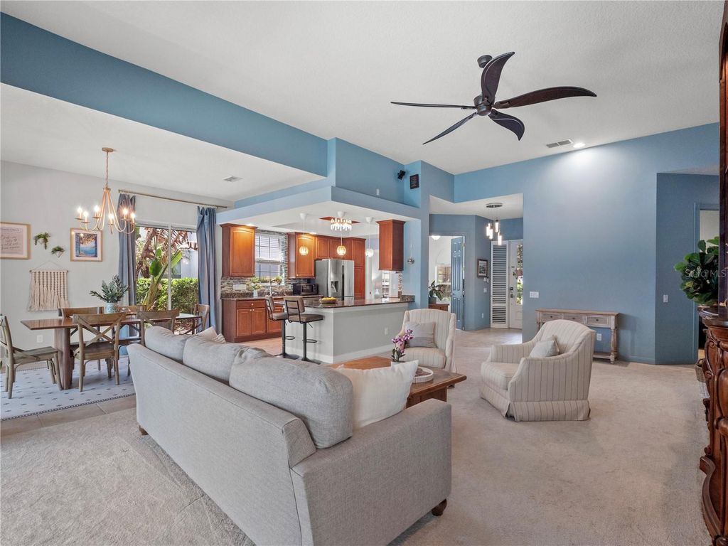 Image 14 of property listing at 11800 ZELKOVA LANE, Orlando, FL 32827