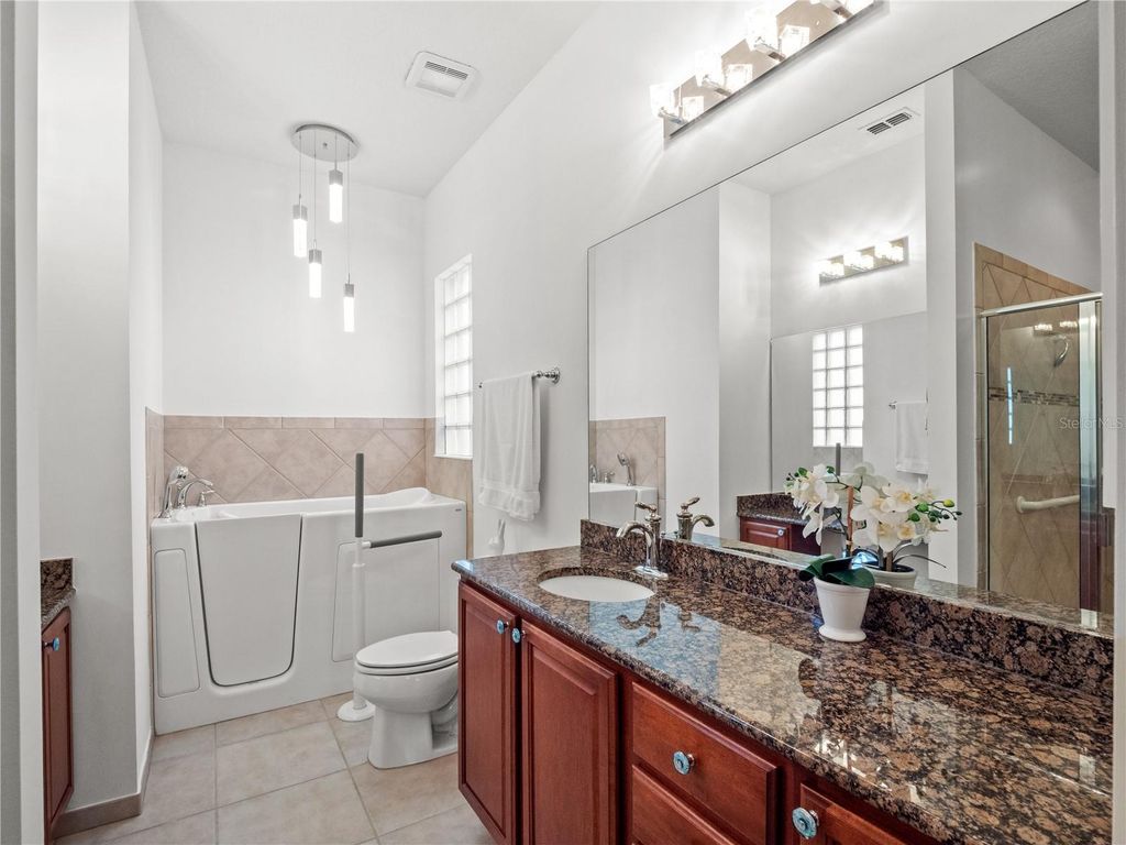 Image 19 of property listing at 11800 ZELKOVA LANE, Orlando, FL 32827