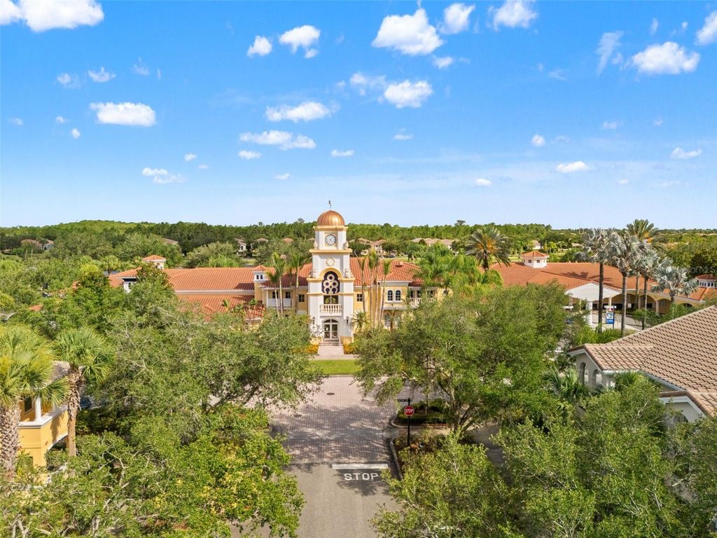 Image 34 of property listing at 11800 ZELKOVA LANE, Orlando, FL 32827