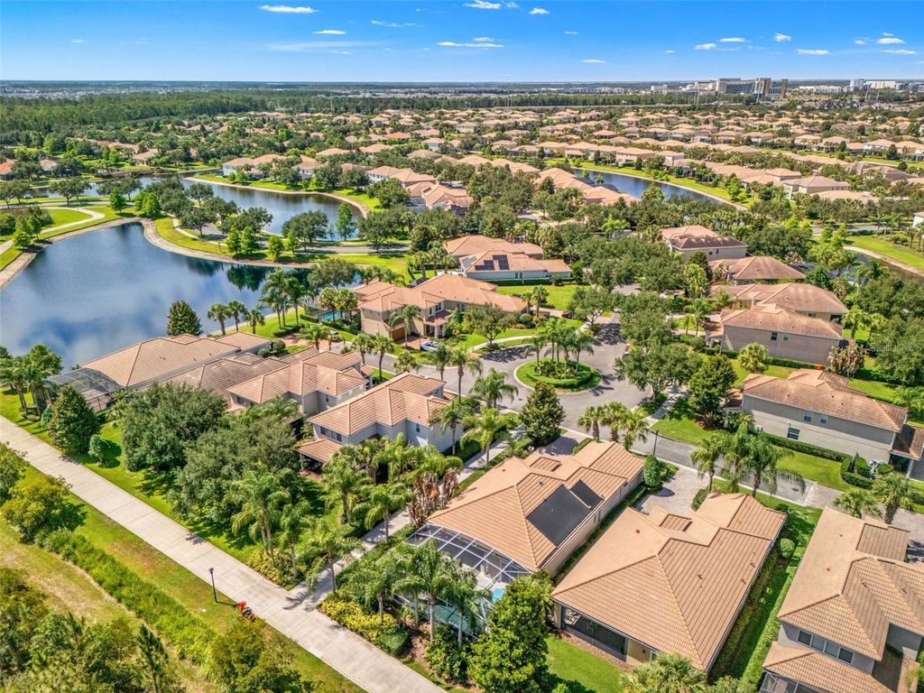Image 43 of property listing at 11800 ZELKOVA LANE, Orlando, FL 32827
