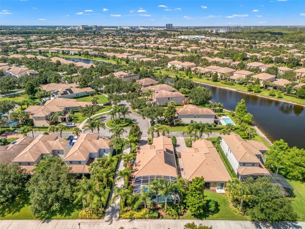 Image 44 of property listing at 11800 ZELKOVA LANE, Orlando, FL 32827
