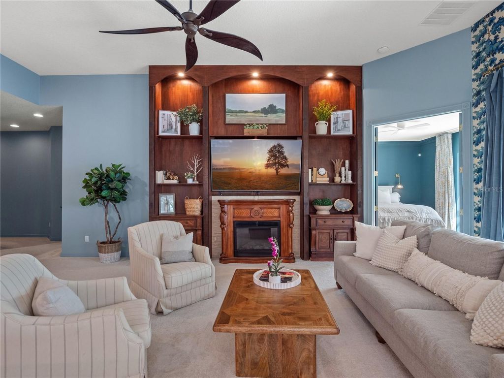 Image 10 of property listing at 11800 ZELKOVA LANE, Orlando, FL 32827