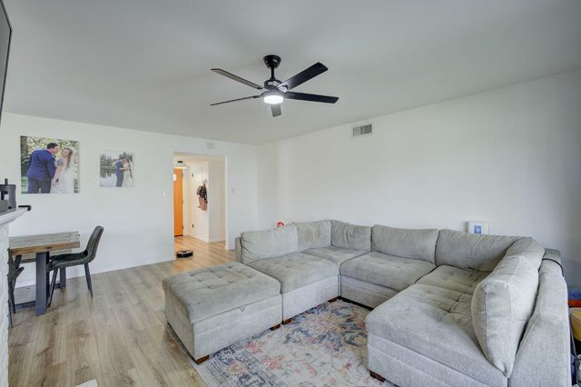 2660 Aramon Dr, Rancho Cordova, CA 95670