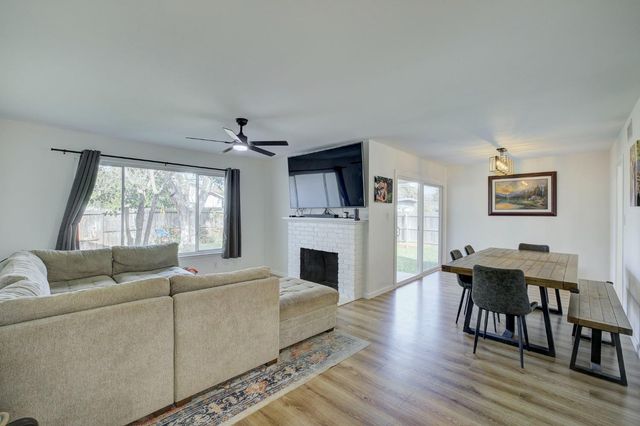 2660 Aramon Dr, Rancho Cordova, CA 95670